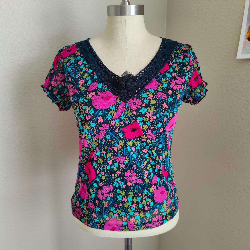 Y2K Express Floral Mesh Blouse Crochet Empire Cut V-Neck Rosette Graphic Fairy M